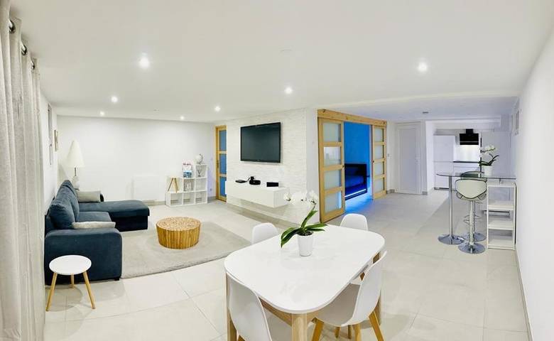 Gîte pour 4 personnes, avec vue ainsi que vue sur le lac et terrasse à Excenevex - 2