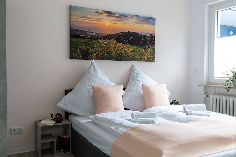 Ganze Wohnung, Gemütliches Apartment mit Terrasse, zentral in Hünfeld nahe der Rhön gelegen in Hünfeld, Rhön-Hessen