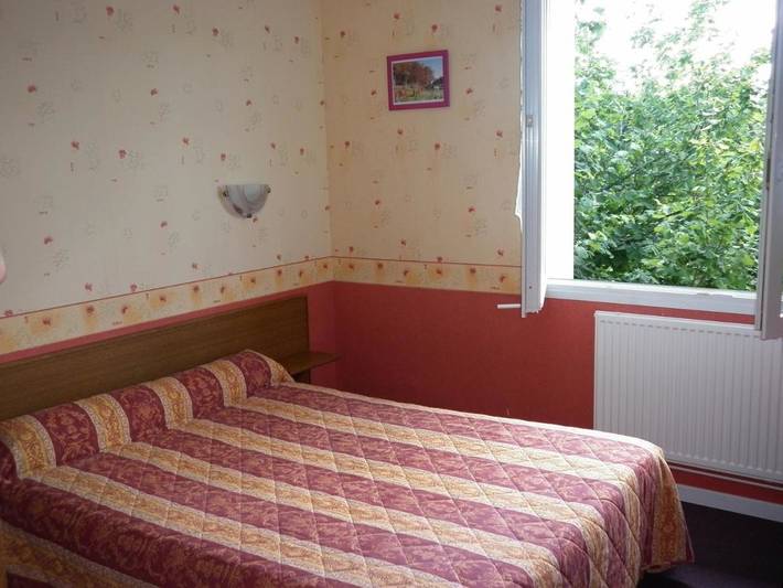 Hôtel pour 2 personnes, avec vue et terrasse, animaux acceptés à Guéret - 2