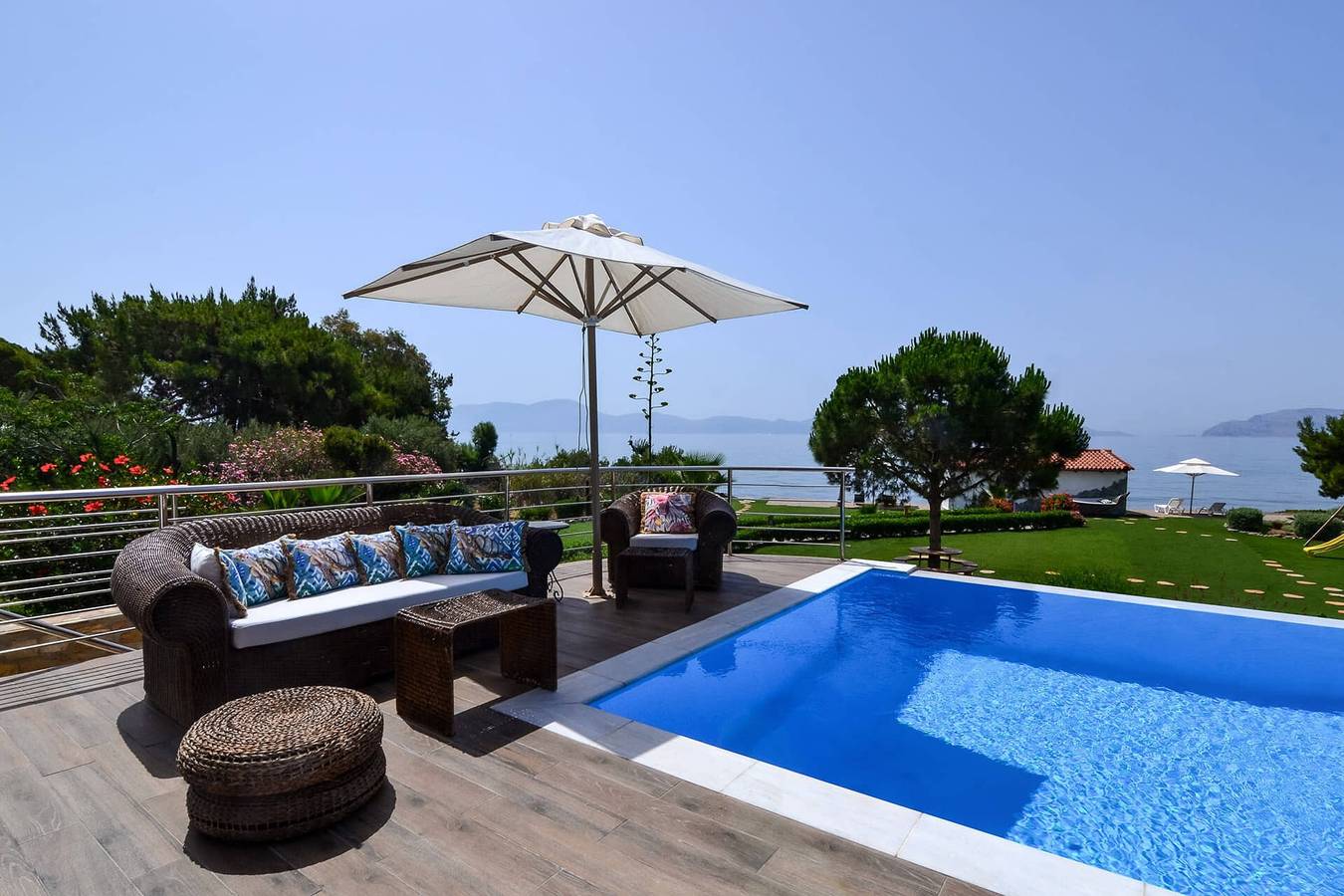 Villa Thermisia - Hydra Bay Resort with Private Beach and Dock for Boat in Thermisia, Argolida