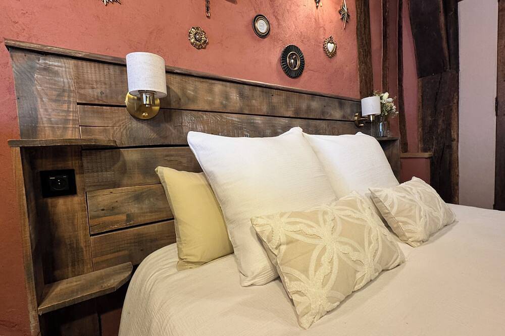 The authentic 16 in the heart of the city in Lisieux, Lisieux region