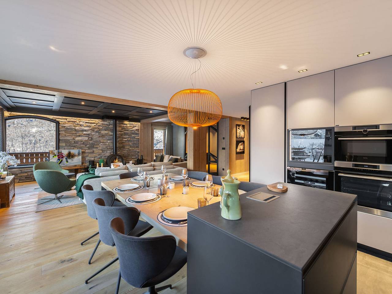 Ganze Wohnung, Modernes Chalet mit Jacuzzi und Haustiere erlaubt, nahe Méribel Pisten in Meribel Village, Courchevel