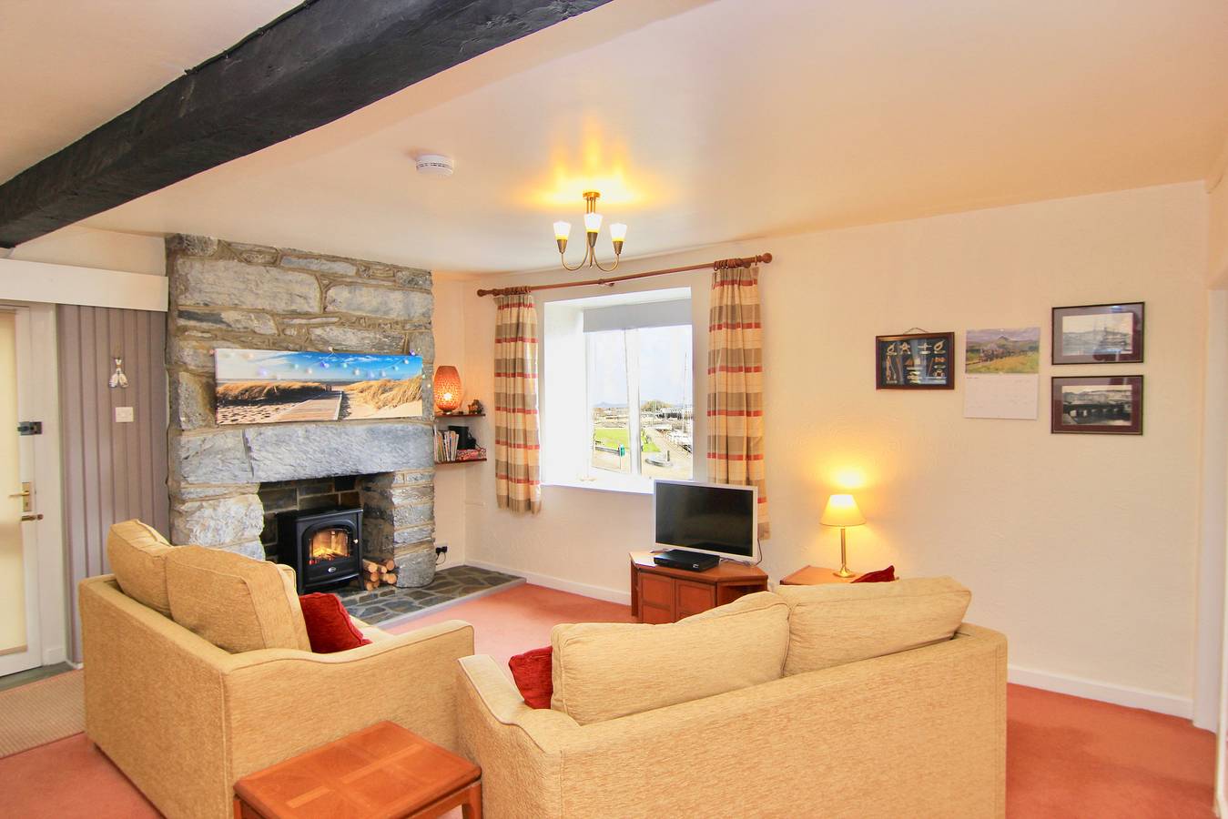 Entire apartment, Harbour Station View in Porthmadog, Snowdonia