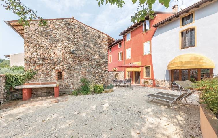 Casa vacanza per 6 persone, con Giardino a Volta Mantovana