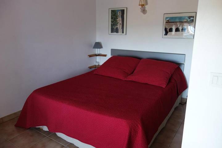 Location de vacances pour 6 personnes, avec vue ainsi que piscine et jardin à Notre-Dame-de-Londres - 3