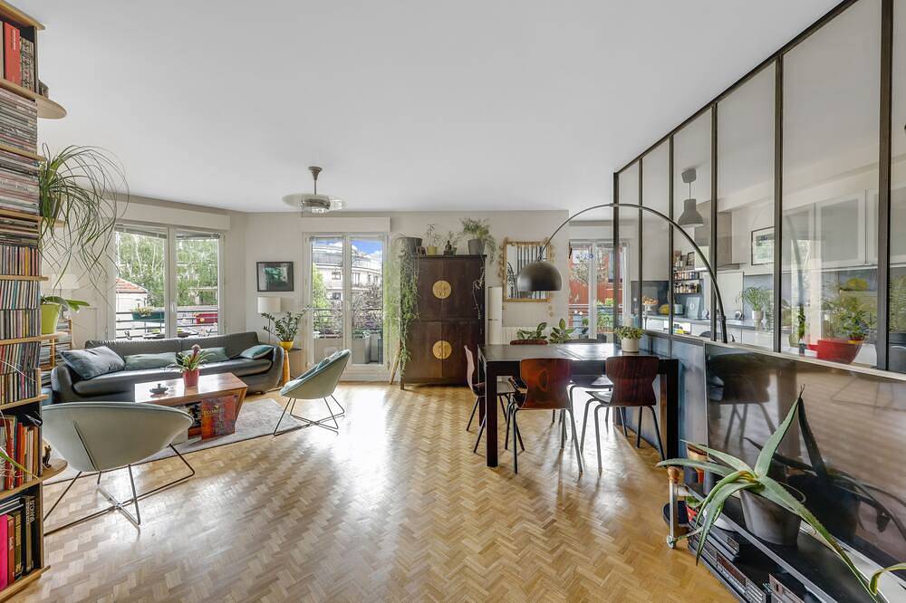 Entire apartment, 90 m2 chic, cosy, bright, modern, 6 mn from Paris on foot, 3 mn from the metro in Les Lilas, Seine-Saint-Denis