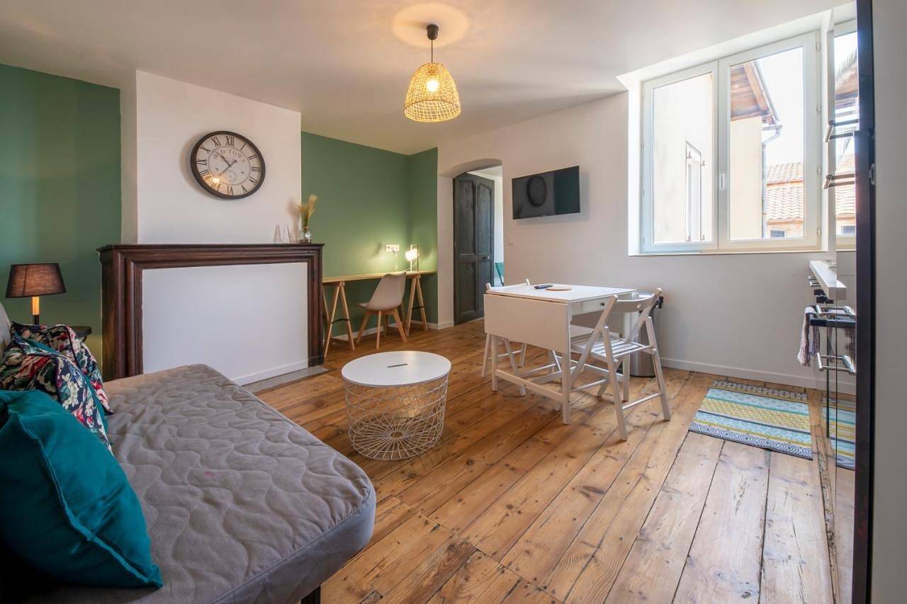 Appartement entier, T2 3 étoiles de charme 40 m2 centre ville Dax in Dax, Région de Dax