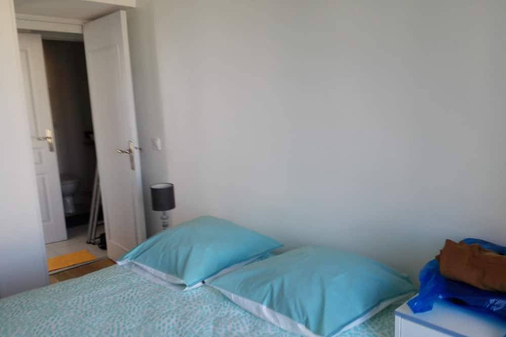 Appartement entier, Jolis Logis aux portes de Paris/Nice flat 300m from Paris in Clichy, Hauts-de-Seine