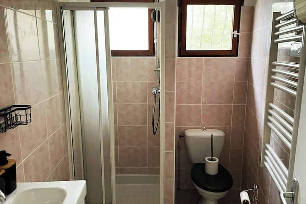 Two-room non-smoking house with all comforts in Stains, Sena-Saint Denis