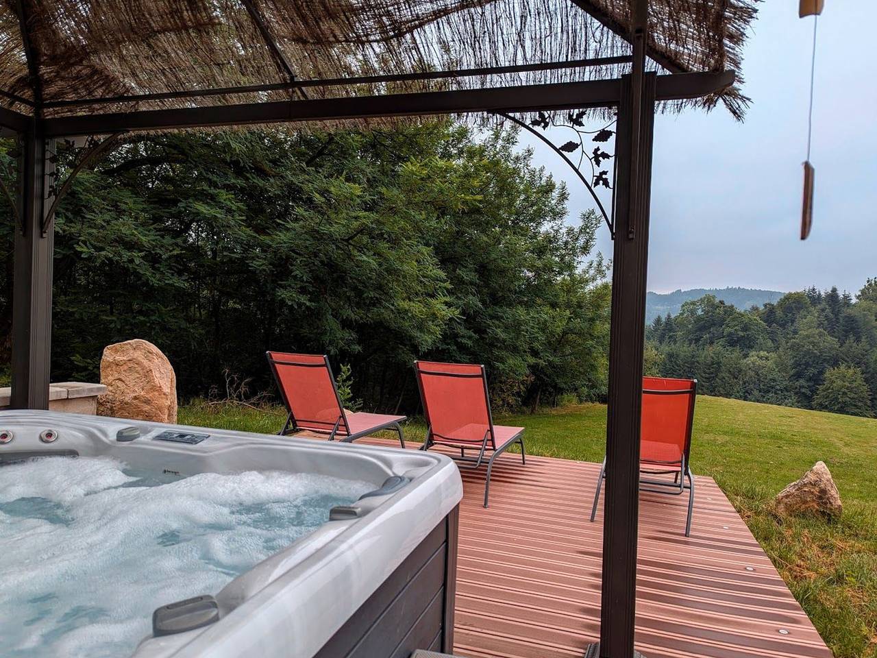 Chambre Coquelicot au calme, nature et authenticité du 18ème avec petit déjeuner inclus in Moyenmoutier, Saint-Dié-des-Vosges