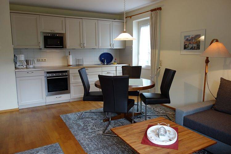 Ganze Wohnung, Ihr Urlaub unter Reet – Gemütliche Erdgeschosswohnung in Wyk in Wyk auf Föhr (Stadt), Wyk auf Föhr