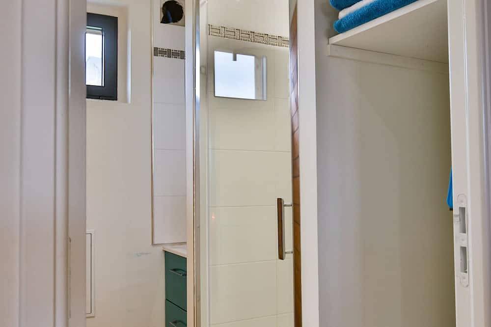 Chalet cinema-Chalet-Confortable-Baño en la habitacion-Vista al Jardín in Clermont-Créans, Sarthe