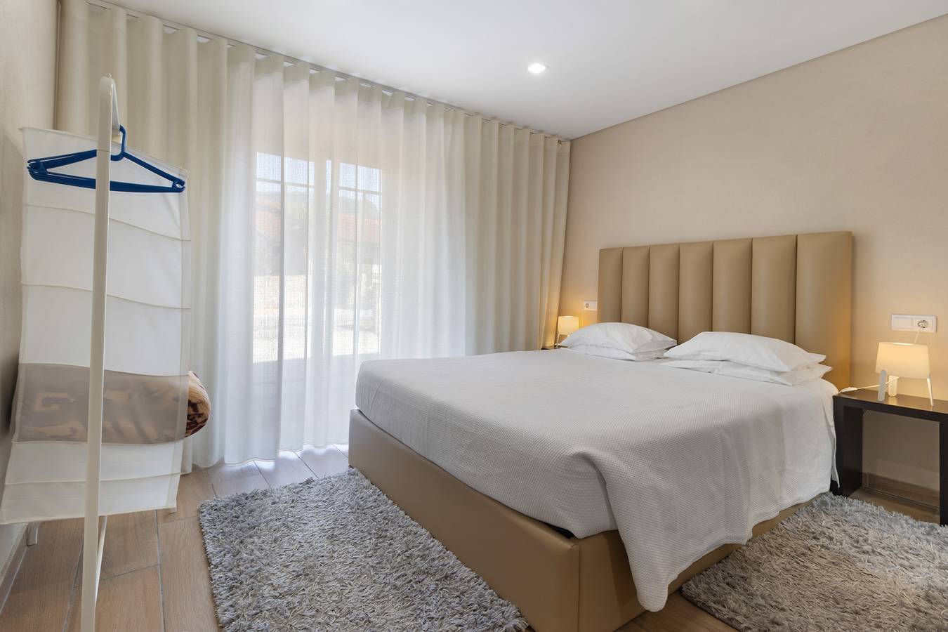 Ganze Wohnung, Ferienwohnung 'D' mit Bergblick, Wi-Fi und Klimaanlage in Vilar da Veiga, Gerês