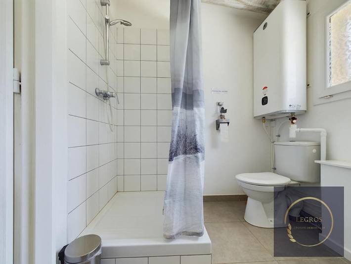 Location de vacances pour 3 personnes, avec jardin et terrasse ainsi que vue et piscine dans Les Paluds de Noves - 4