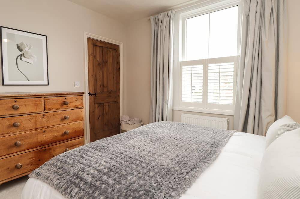 Vine Cottage, with a garden in Tenterden in Tenterden, Ashford region