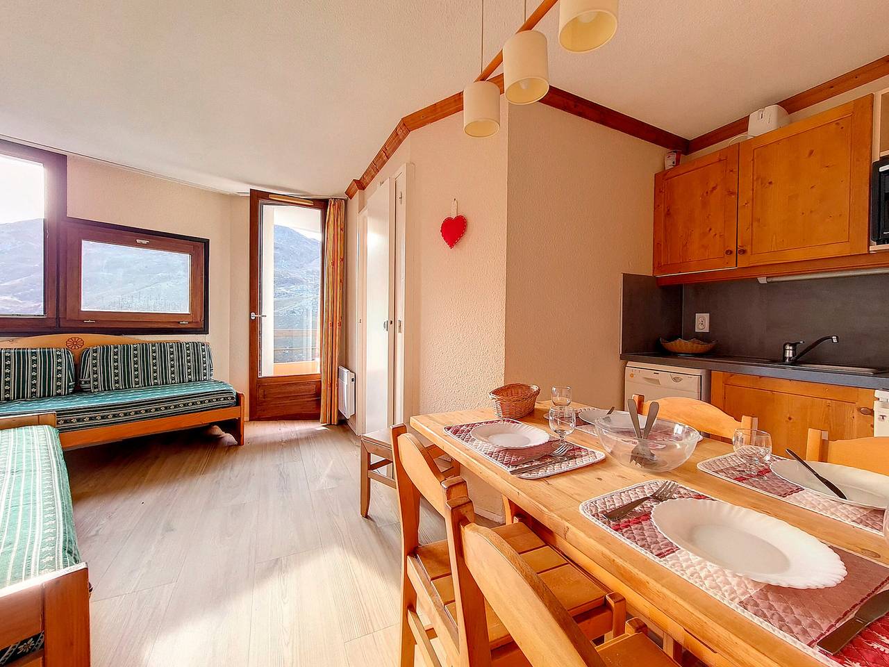 Geheel appartement, Apartment 4 ppl near slopes with balcony in Saint-Martin-de-Belleville, Massif de la Vanoise