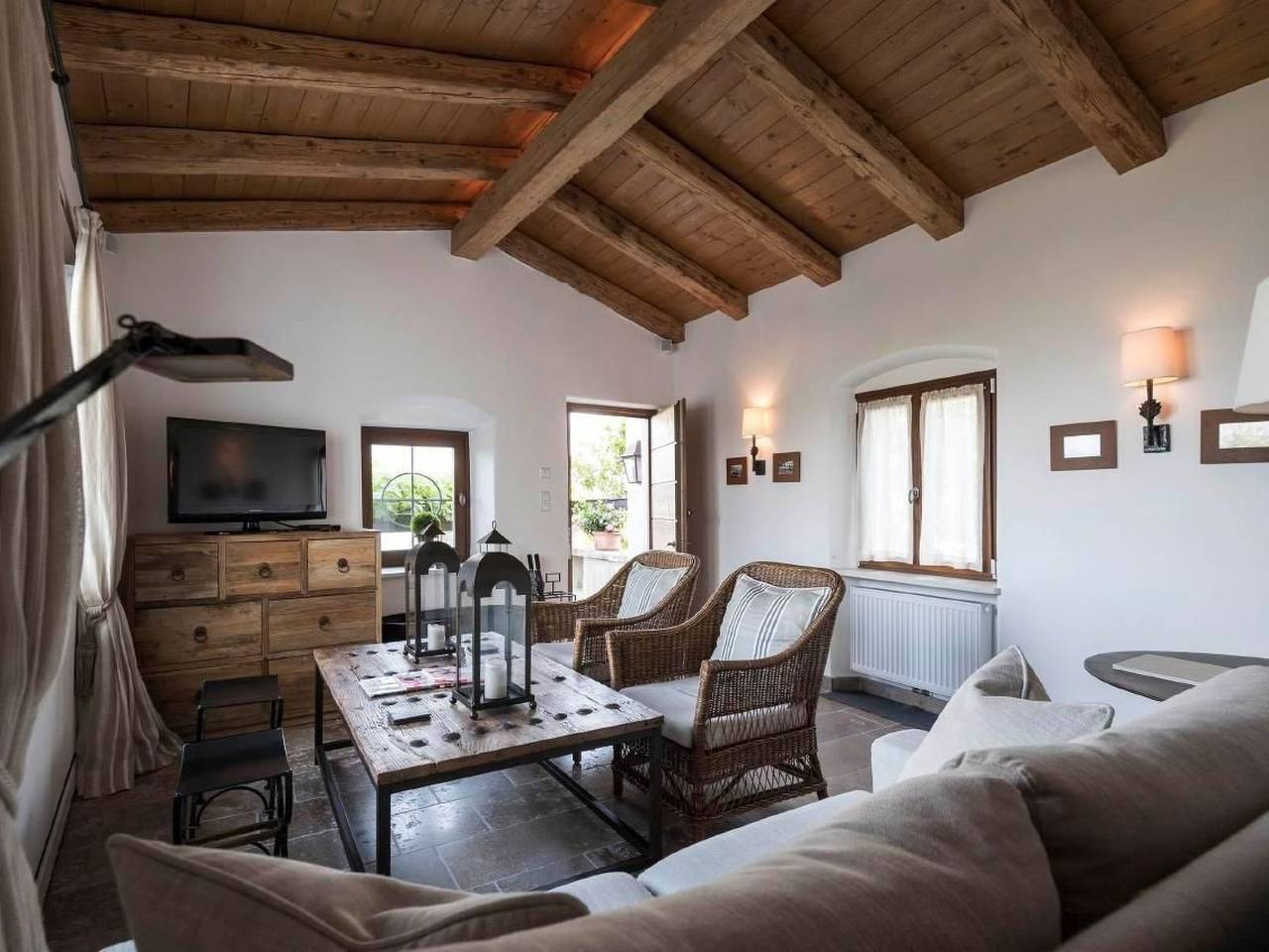 Traumhafter Rustico direkt am Ufer des Gardasees in Cassone di Malcesine, Malcesine