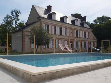 Gîte pour 4 personnes, avec vue et bassin pour enfant ainsi que jardin et piscine, animaux acceptés dans Aÿ-Champagne