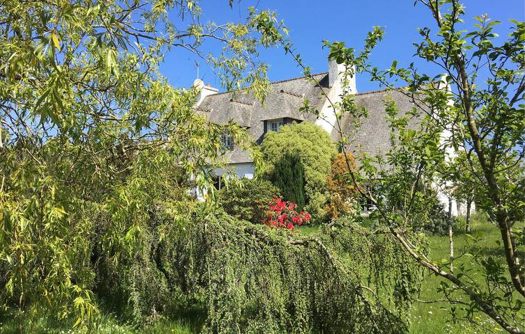 Location de vacances pour 8 personnes, avec terrasse et jardin à Plougasnou - 4