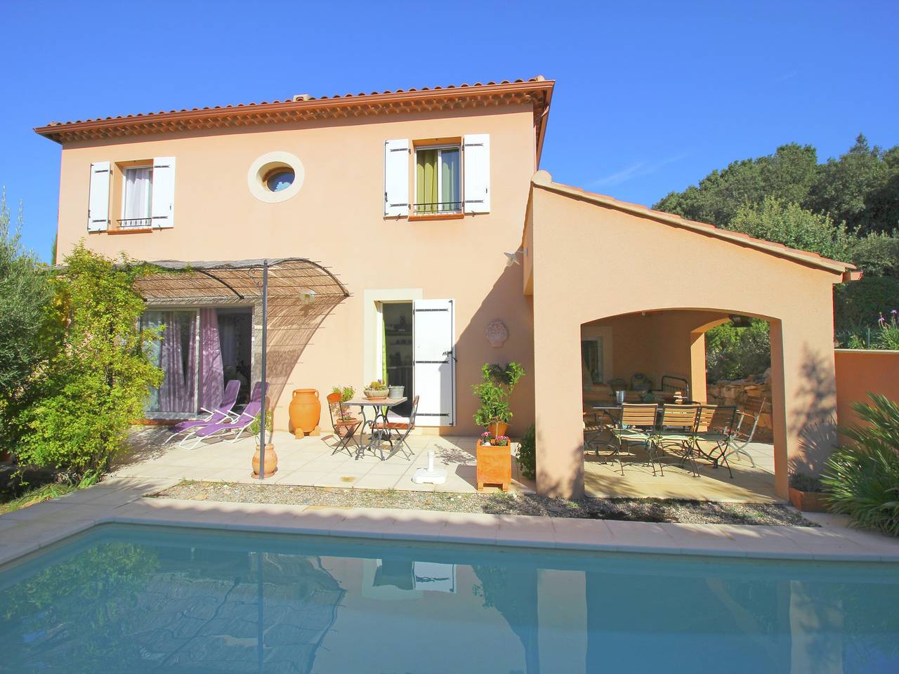 Wunderschönes Ferienhaus mit privatem Pool in Sérignan-du-Comtat, Vaucluse