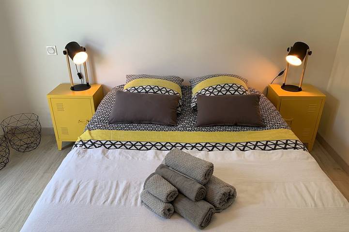 Location de vacances pour 6 personnes, avec terrasse et jardin à Saint-Siffret - 4