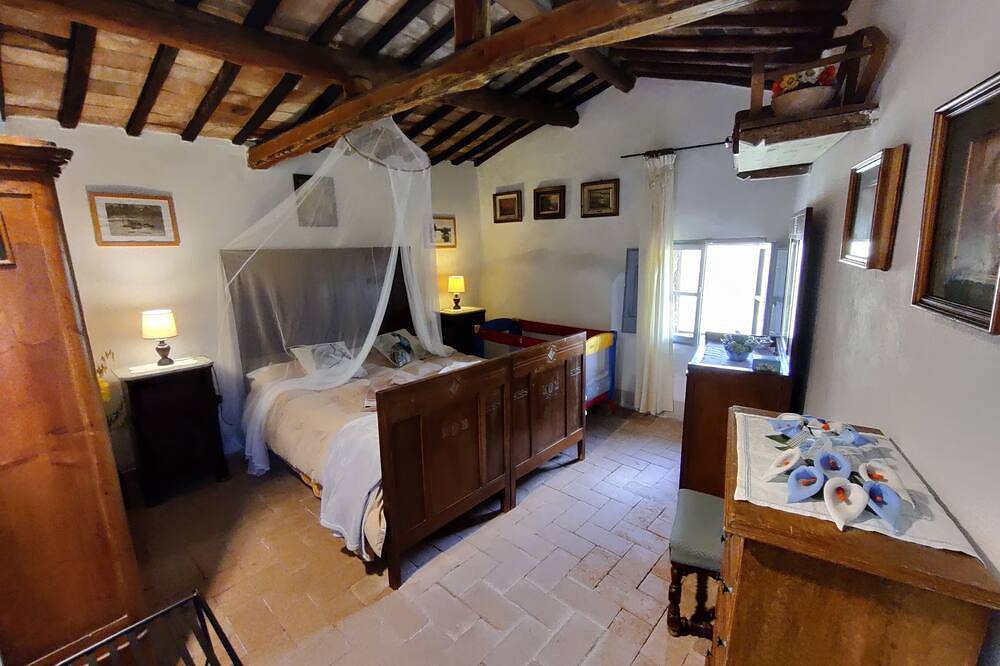 Appartement in boerderij in 1500 in Toscane in Chianti met prive meer in Radda in Chianti, Chianti