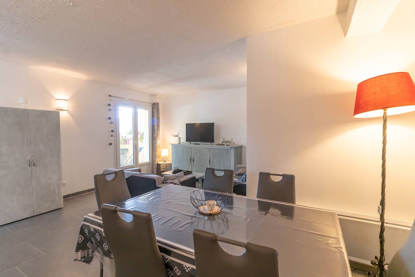 Apartamento entero, Apartamento 'Corse' con balcón y Wi-Fi in Serra-di-Ferro, Region de Ajaccio