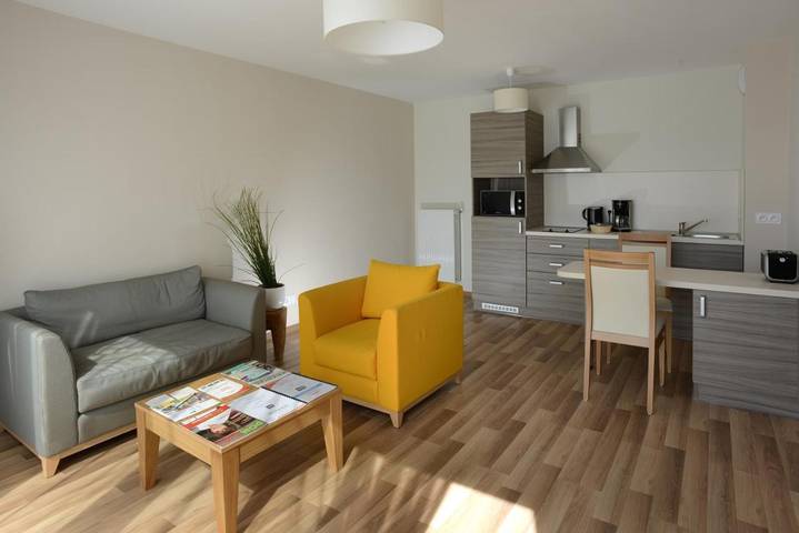 Location de vacances pour 2 personnes, avec piscine et jardin, animaux acceptés à Macheren