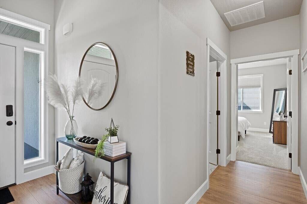 New house! Hot Tub and fire-pit waiting for you. in Kennewick, Washington