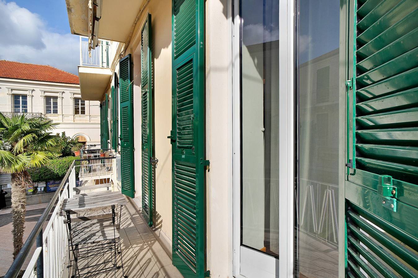 Appartamento intero, Appartamento 'Casa Margherita' con vista mare, Wi-Fi e aria condizionata in Diano Marina, Comune di Diano Marina