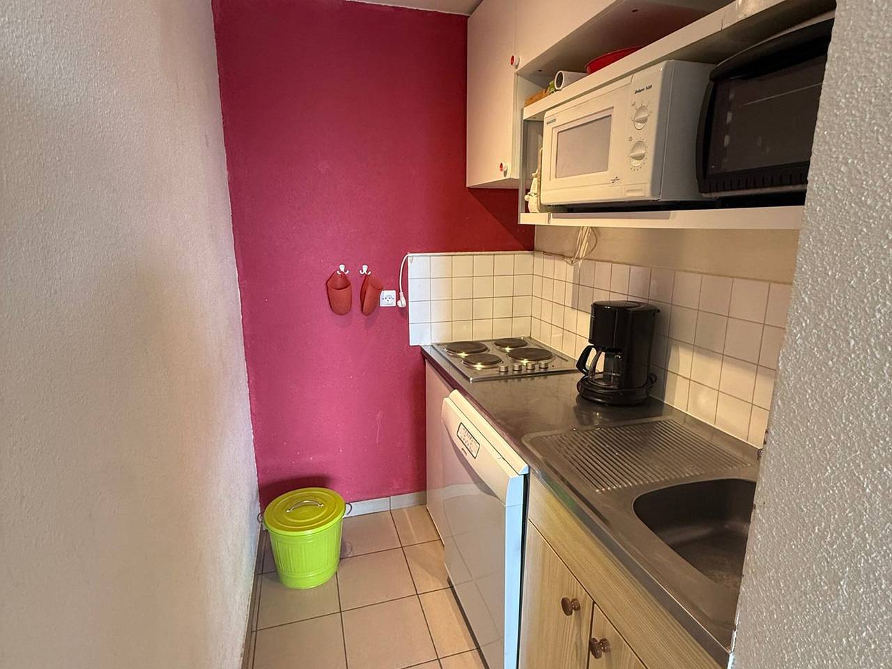 Entire apartment, 3 rooms at the foot of the slopes with balcony, 2 bedrooms in Prapoutel, Les Adrets