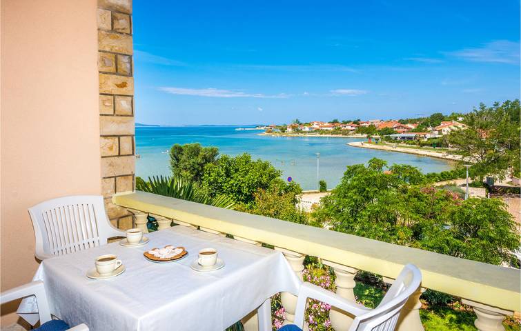 Ferienwohnung für 4 Personen, mit Terrasse in Privlaka - 2