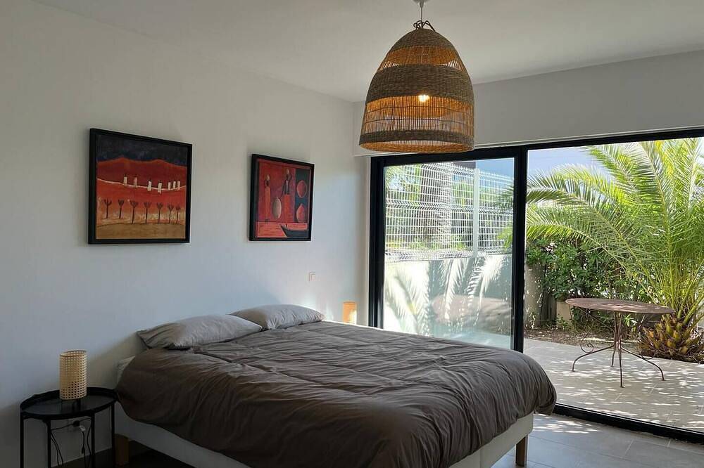 Nice Living Hôtel Particulier Piscine in Saint-Laurent-du-Var, Cannes region