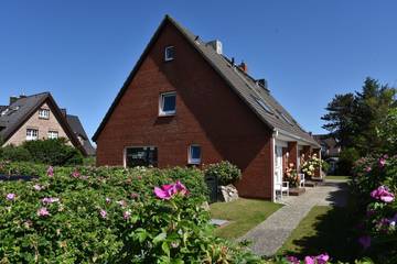 Ferienhaus für 6 Personen, mit Terrasse und Garten in Wenningstedt