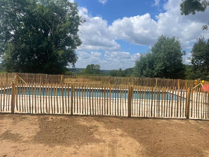 Location de vacances pour 8 personnes, avec terrasse ainsi que piscine et vue, animaux acceptés à Issac - 2