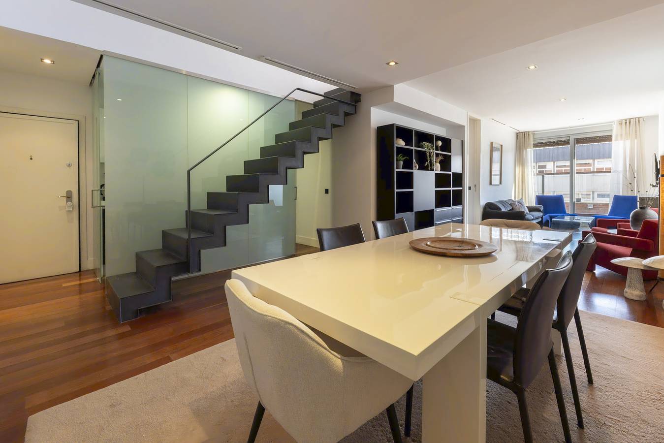 Entire apartment, M (Bas159)Dúplex de 3 Dormitorios – Amplio, Lumino in Tetuán, Madrid