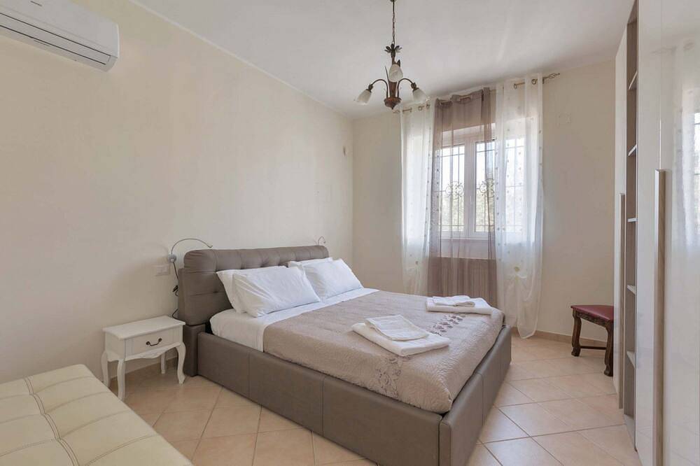 Delightful Noci Villa | 2 Bedrooms | Villa Irma | Beautiful Pool Area | Short. in Noci, Region de Bari