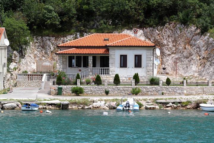 2-Zimmer-Haus mit Terrasse und Meerblick Plomin Luka, Labin K-7466 in Plomin, Ostküste Istrien