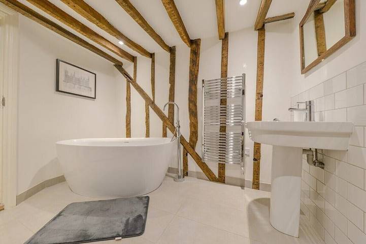 Entire apartment, 10% Off Weekly Special Couples Leisure Sleeps 2 in Hertfordshire