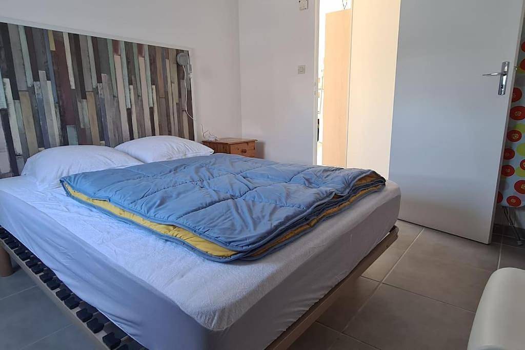 Two-Bedroom House in Surtainville, Côte de la Déroute