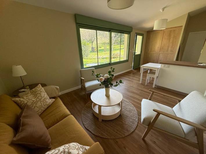 Location de vacances pour 4 personnes, avec terrasse ainsi que vue et jardin à Bruniquel