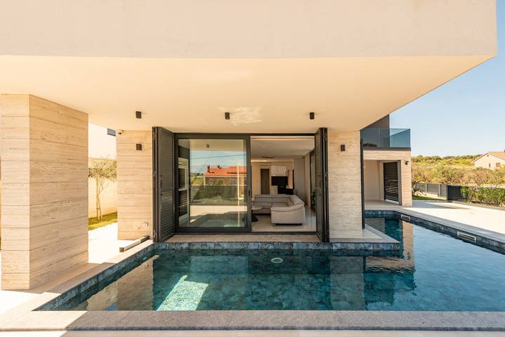 Villa pour 8 personnes, avec Balcon/Terrasse et Piscine dans Vir - 4