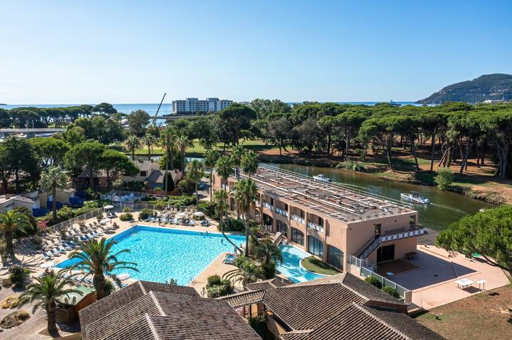 Gîte pour 4 personnes, avec bassin pour enfant et piscine, animaux acceptés dans Port de Cannes Marina - 3