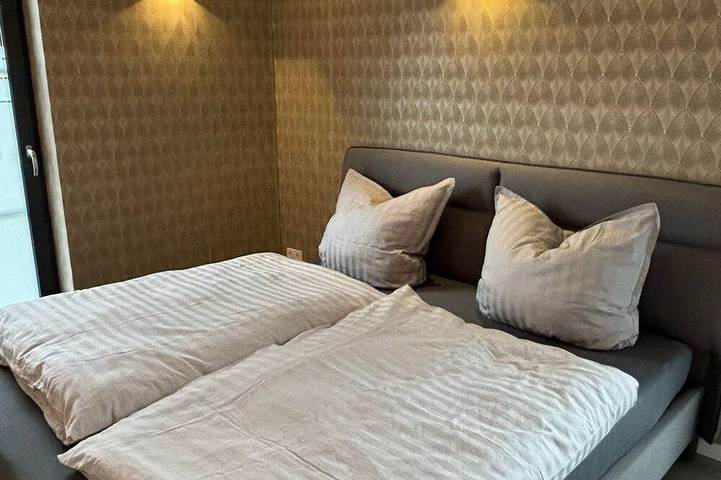 Ganze Wohnung, Hunsrückglück -Ferienhaus am Schinderhannes Radweg - Appartement/Fewo, Dusche, in Lingerhahn, Hunsrück