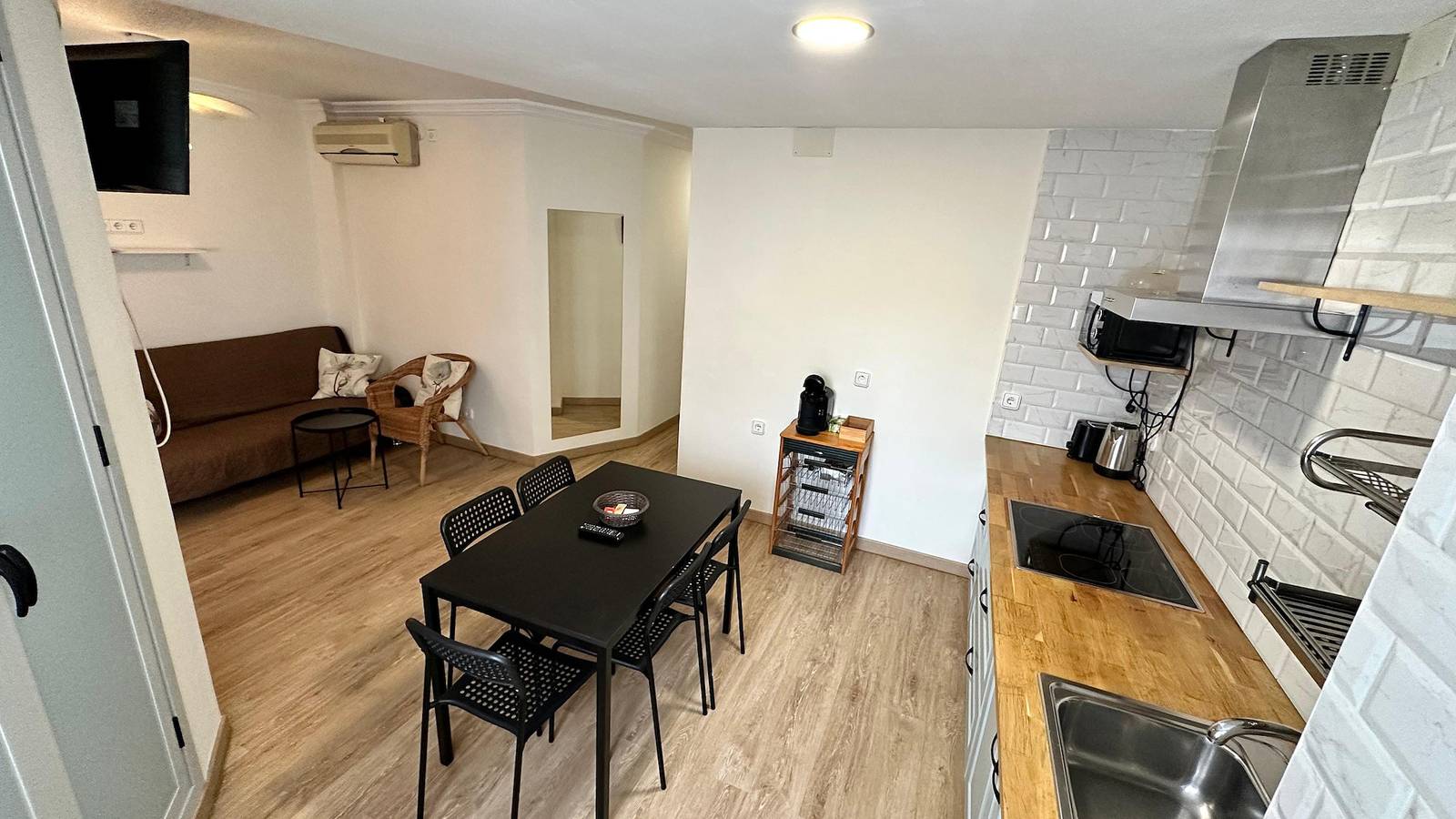 Entire apartment, Holiday apartment for 6 people in El Barrio, Alicante