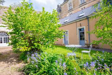 Gîte pour 5 personnes, avec jardin et terrasse à Durtal