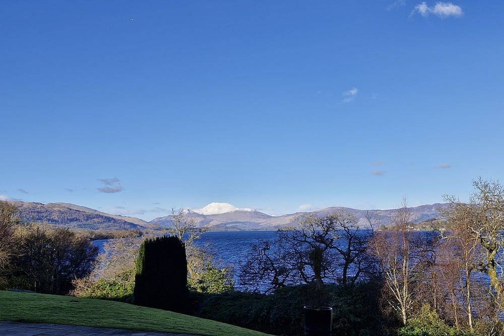 Number 15 Lomond Castle - Sleeps 6-7 - sleeps 7 guests  in 3 bedrooms in Loch Lomond, Argyll & Bute