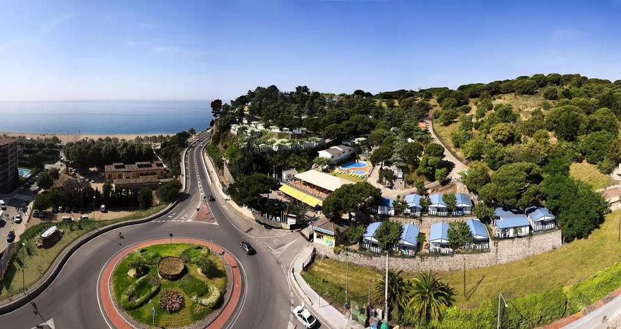Wohnwagen für 2 Personen, mit Terrasse und Pool sowie Ausblick in Calella - 2