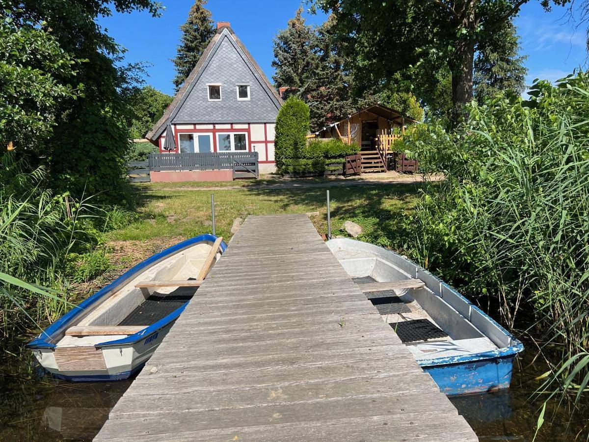 Haus am See mit Steg, Boot, Kamin und Sauna - Mecklenburgische Seenplatte in Wanzka, Blankensee (Mecklenburg)