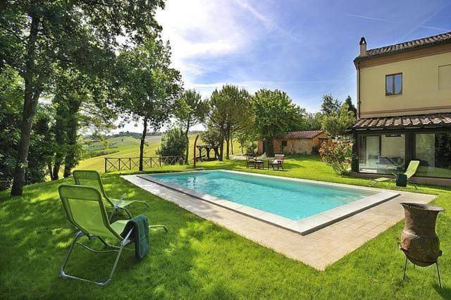 Ferienhaus für 8 Personen, mit Terrasse und Garten sowie Pool
